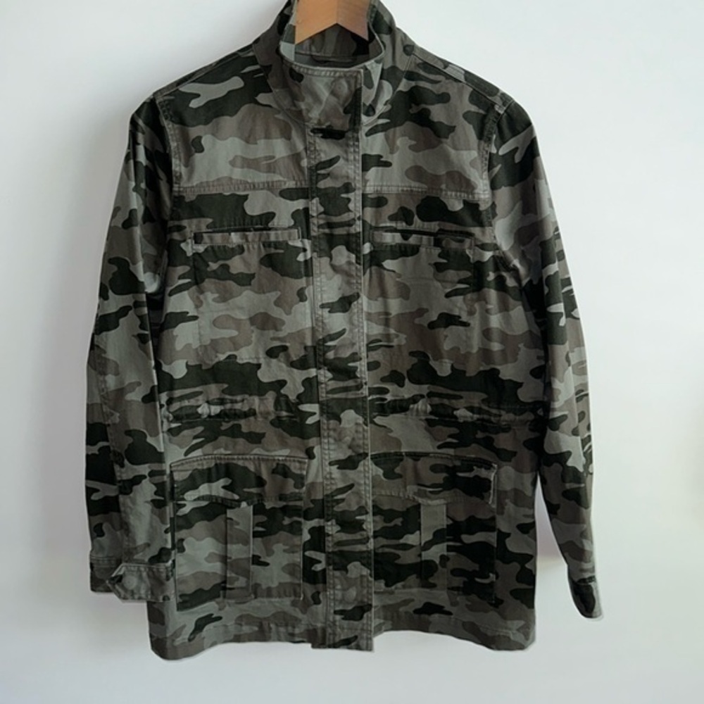 Universal Thread Camo Jacket
